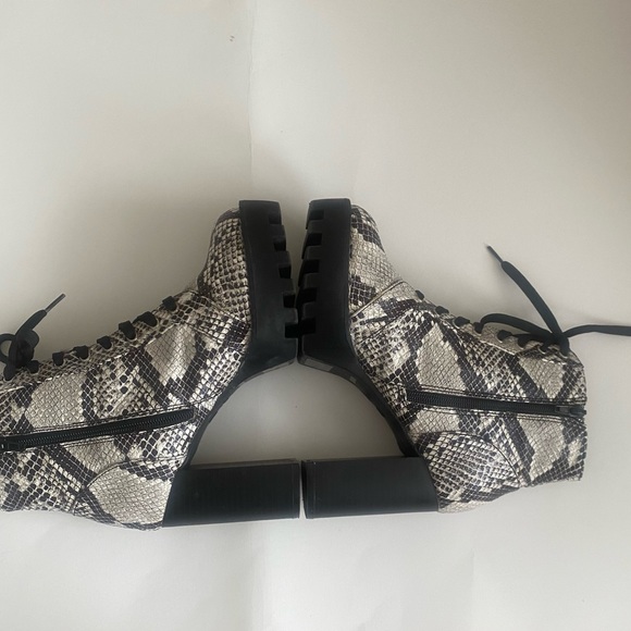 Bamboo Snakeprint Boots High Heel Size 7.5 - Picture 3 of 9